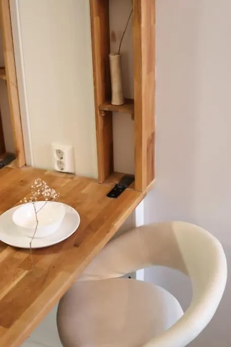 Cozy And Stylish Studio In Kamppi ヘルシンキ フィンランド